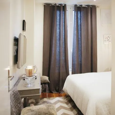Appartement Beautiful 2 Bedrooms In Saint-germain-des-pres Parijs